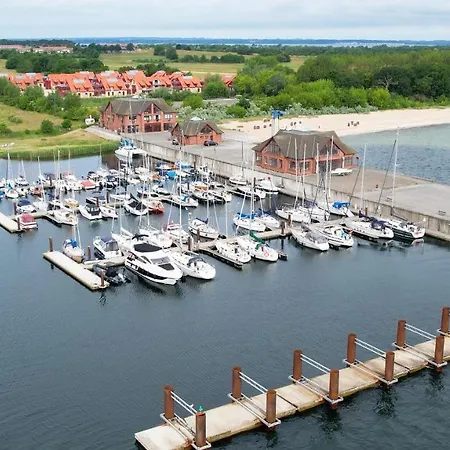 Bades Huk Ferien-resort * Hohenkirchen (Nordwestmecklenburg)